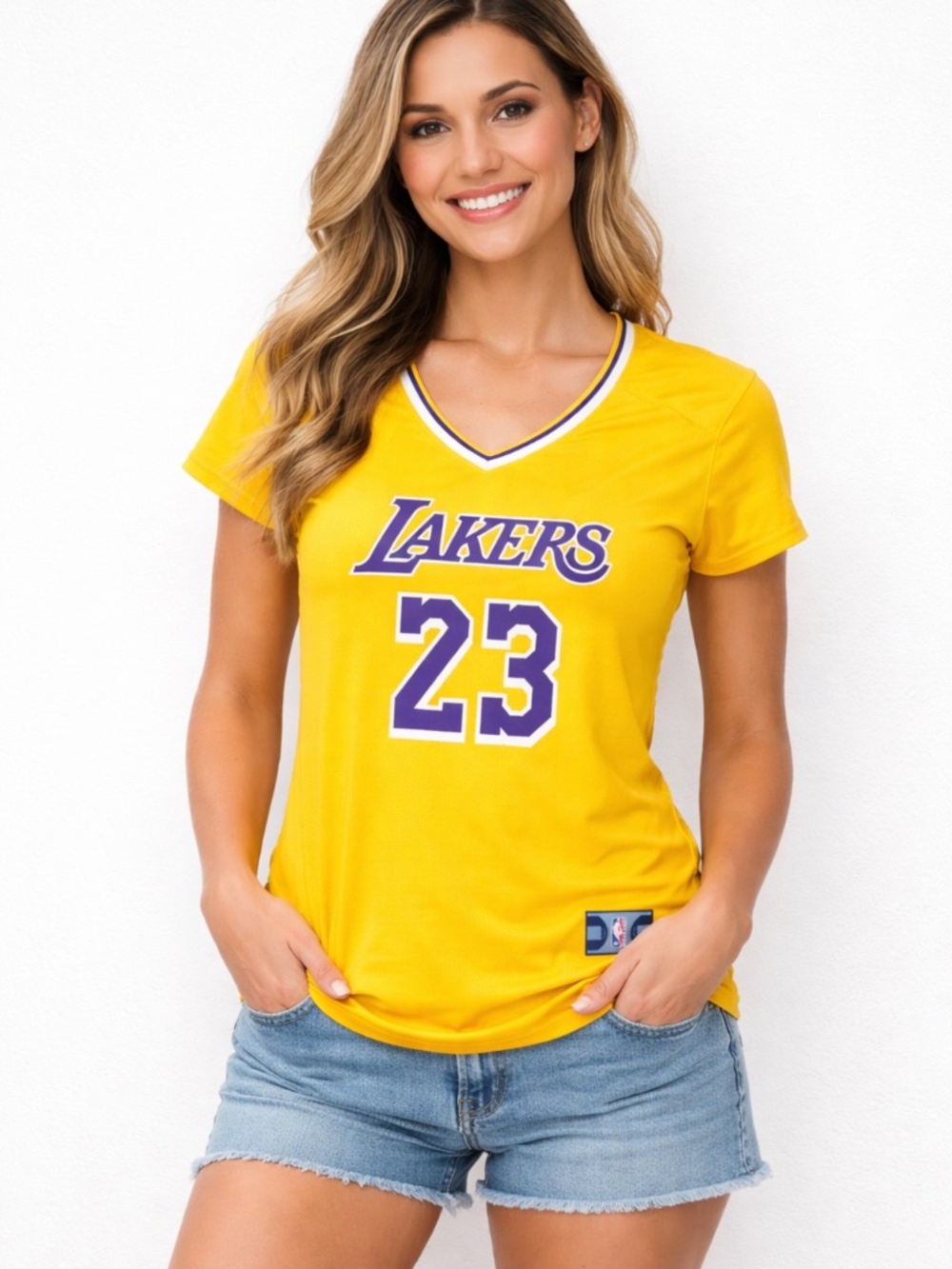 Los Angeles Lakers Women’s Shirt Large NBA Basketball LeBron James Fanatics 23